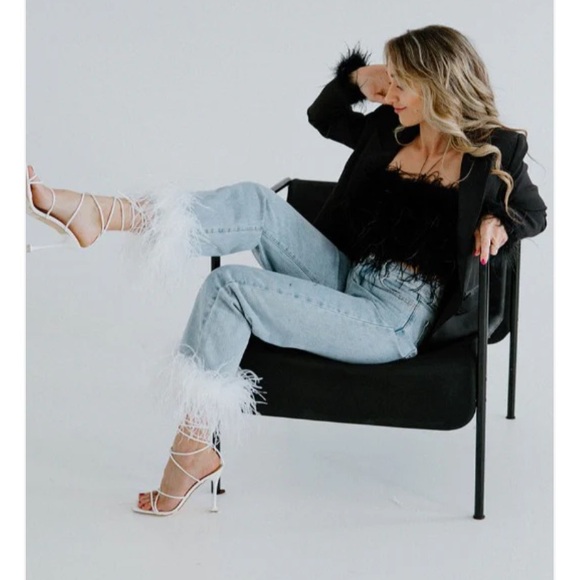 AMAZING MAE Black Feather Cuff Blazer - Picture 4 of 9